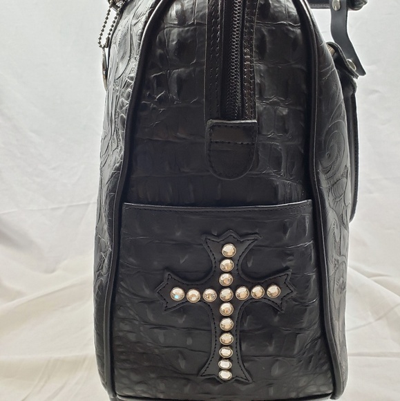 Raviani Swarovski Cross Rolling Bag Blk - Picture 2 of 7
